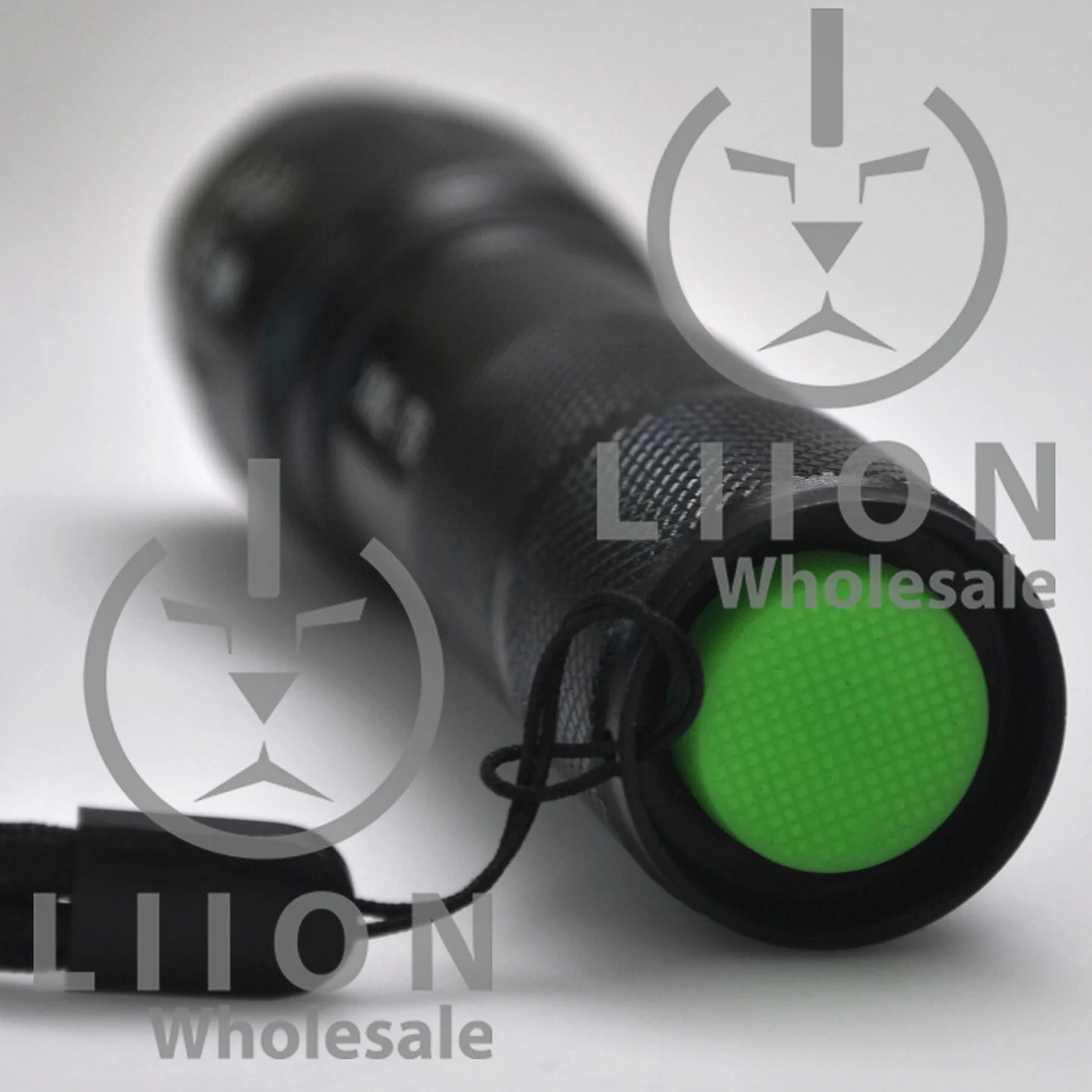 Liion Wholesale XML-T6 Flashlight (18650 protected, 20700 and 21700 Batteries) - Image 3