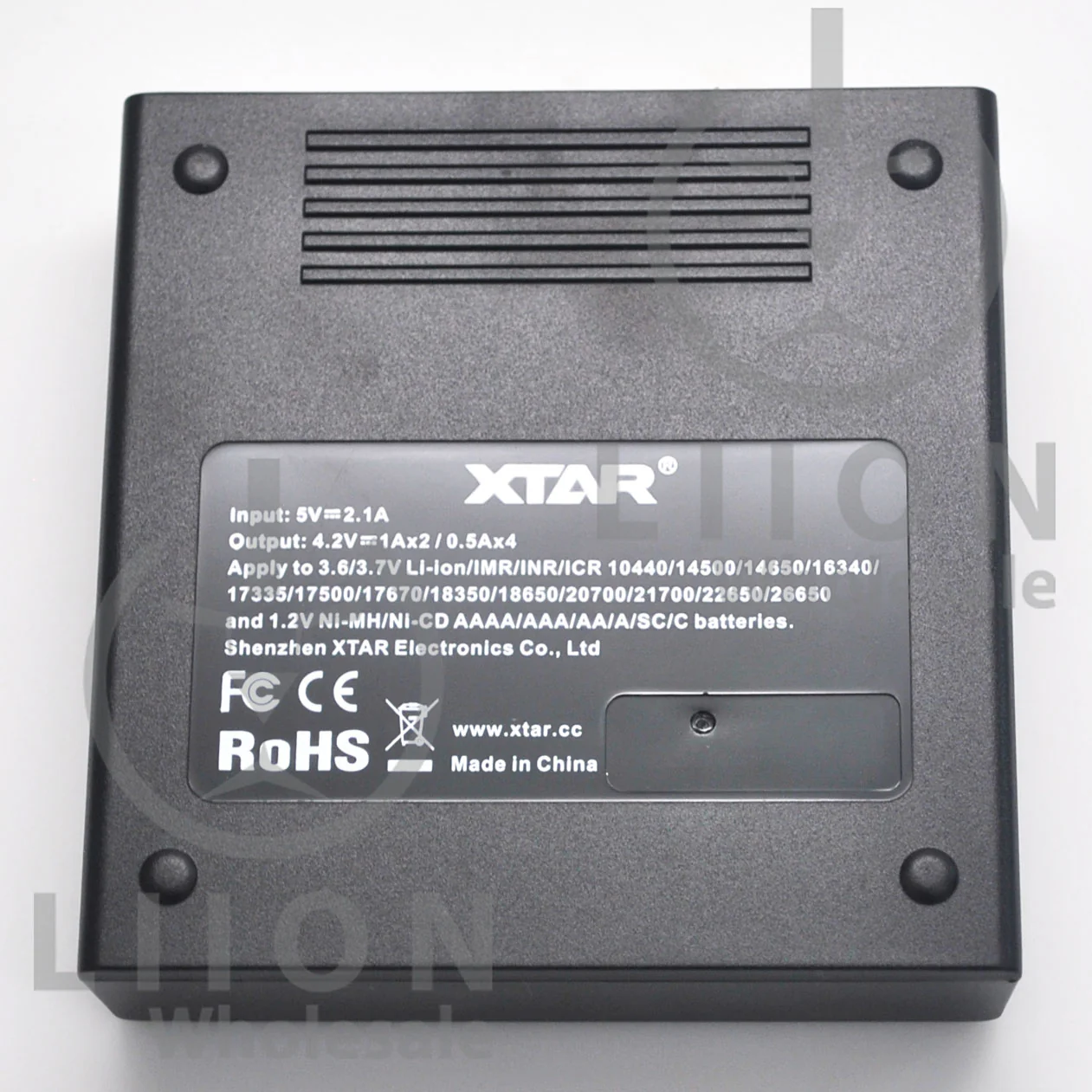 XTAR MC4S Battery Charger - Image 3